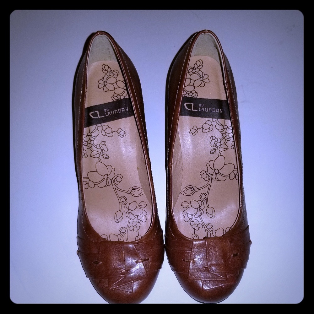 CL NY Laundry womans wedges size 6.5